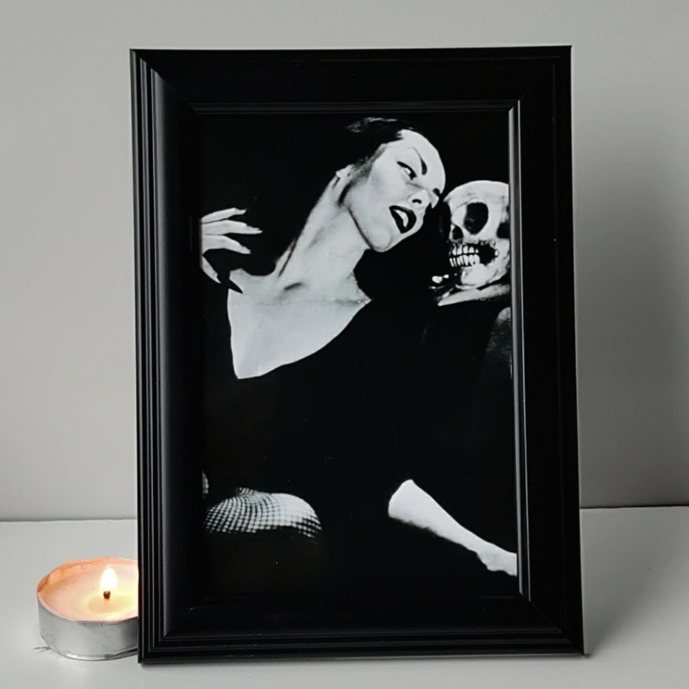 Vintage Vampira Horror Queen beauty skeleton gothic goth 60s 70s vamp skull emo - Picture 2 of 6